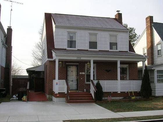 2nd image of 258 Princess St