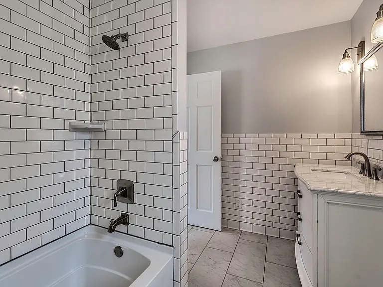 127 E 18th Ave — Photo 14