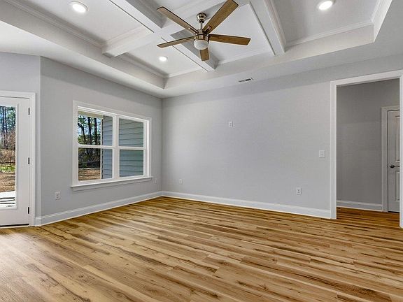 4th image of 405 St. John Rd.