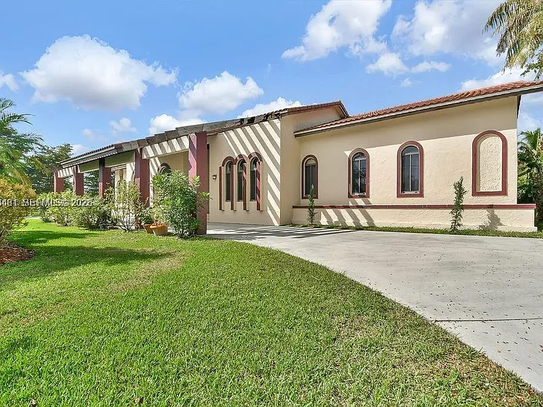 5425 SW 190th Ave — Photo 35
