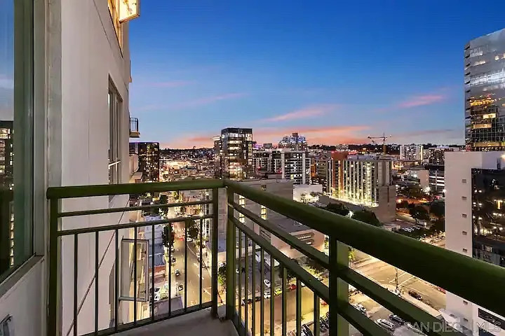1240 India St #2105 — Photo 8