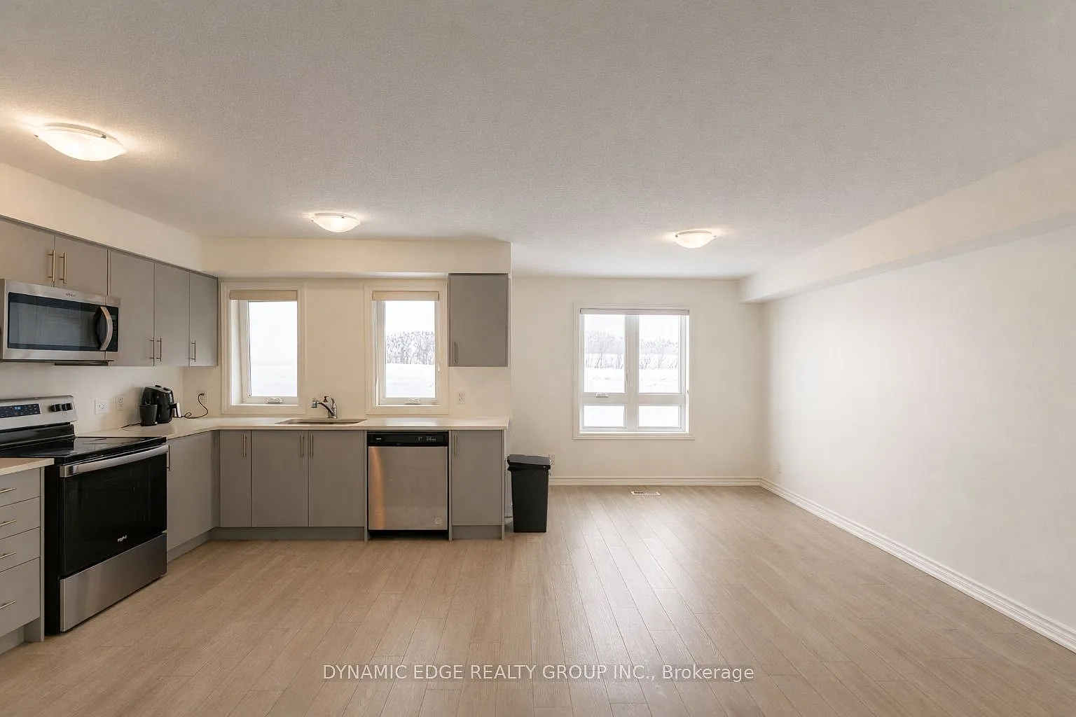 3 bed, $2,700 — Photo 3