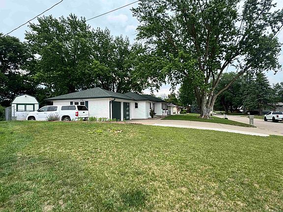 4th image of 3923 Forest View Ave