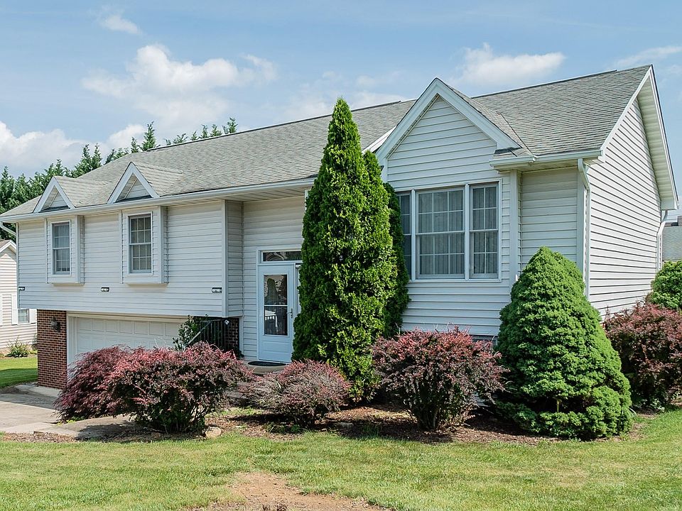 1st image of 275 Dogwood Dr