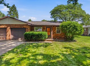 1204 Mitchem Dr APT B, Urbana, IL 61801