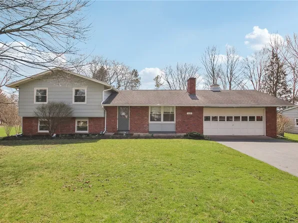 113 E Buffalo St, Churchville, NY 14428