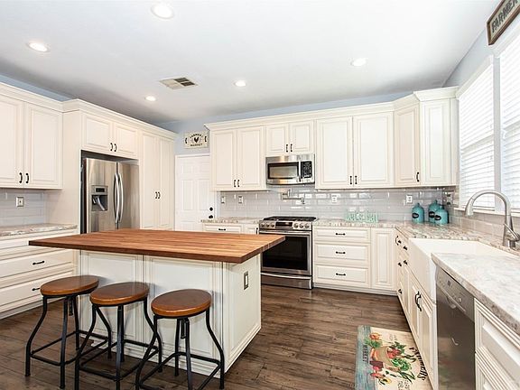 4th image of 35743 Coral Dr