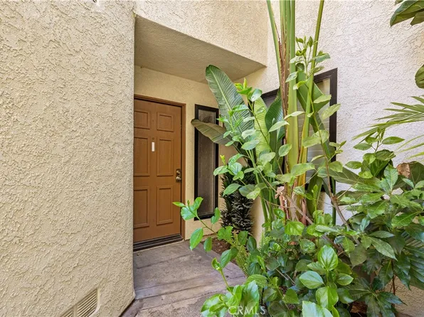 887 Endicott Dr, Claremont, CA 91711
