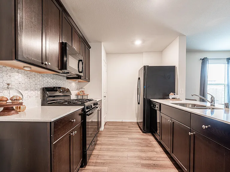 771 Bayonet St — Photo 4