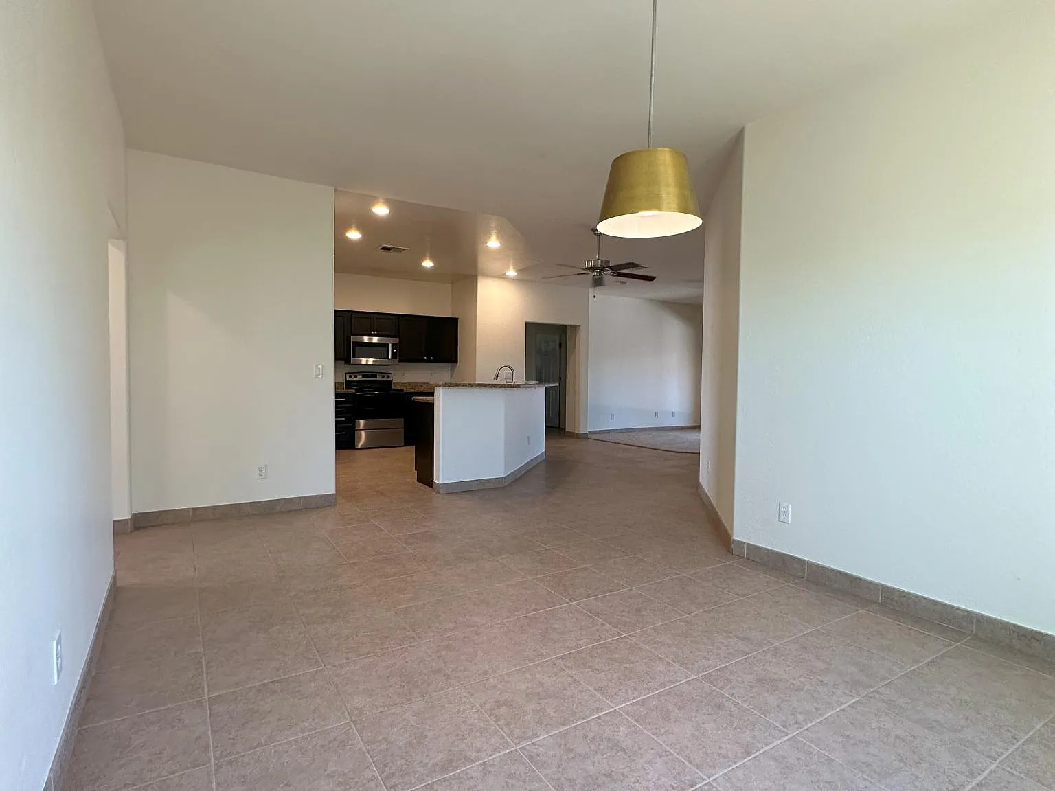 4 bed, 2367 sqft, $3,700 — Photo 3