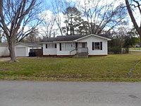 1st image of 1501 W Court Dr