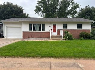 2607 W 8th St, Hastings, NE 68901