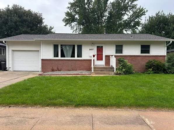 2607 W 8th St, Hastings, NE 68901