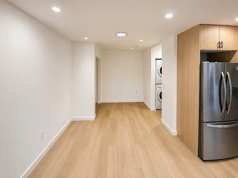 5920 Wilkinson Ave — Photo 33