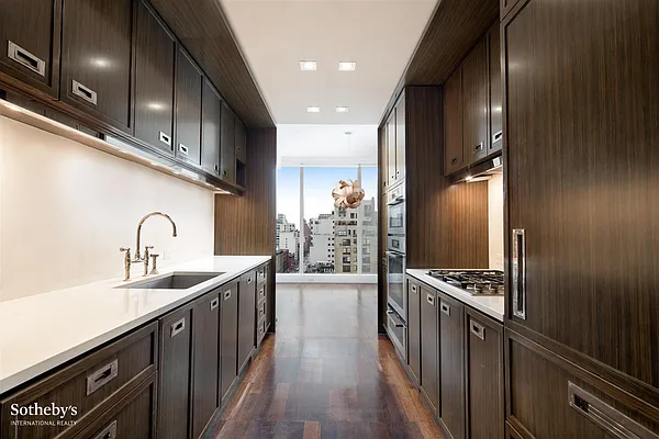 Rented by Sotheby's International Realty | media 13