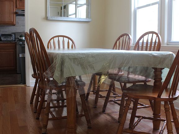 4th image of 28 Hartwell Pl