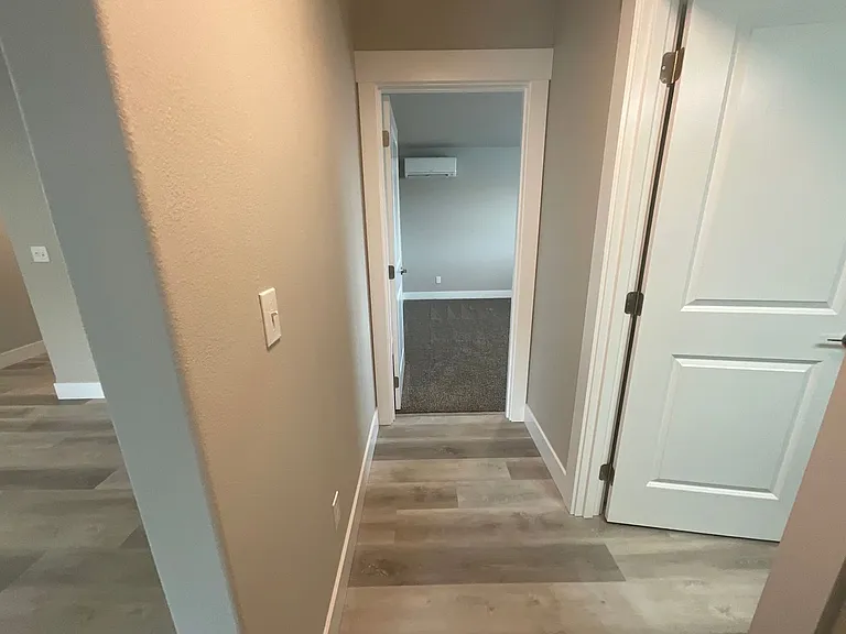 849 Crystal Ct — Photo 6