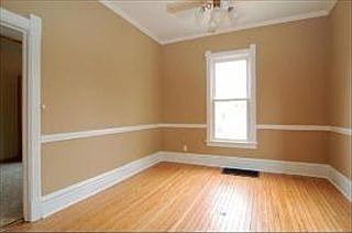4th image of 1842 W Estes Ave