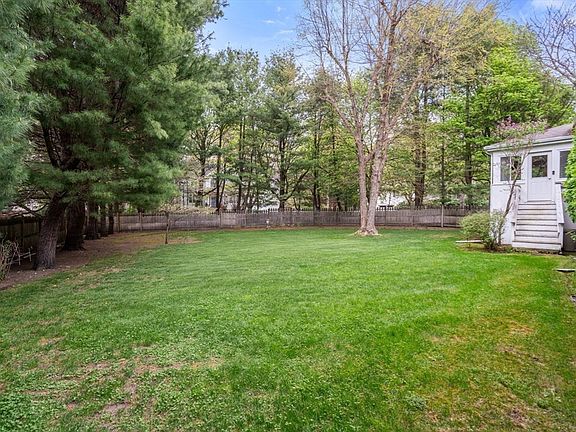 3rd image of 58 Donna Rd
