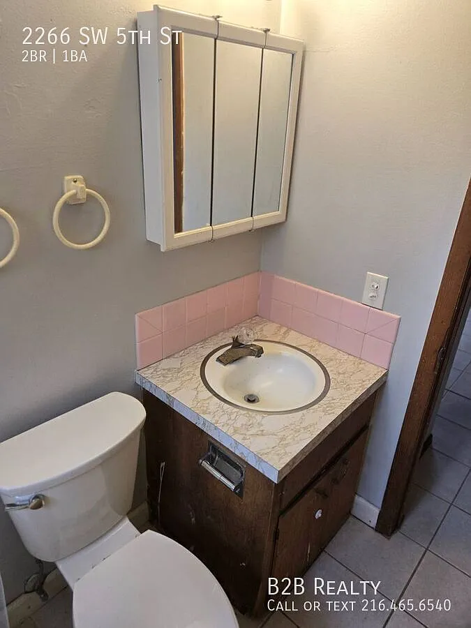 Charming 2-Bedroom Property in Prime Location — Photo 1