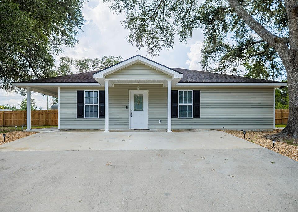 1st image of 400 Colonial Way