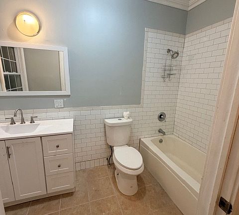 4th image of 9403 129th St #1A