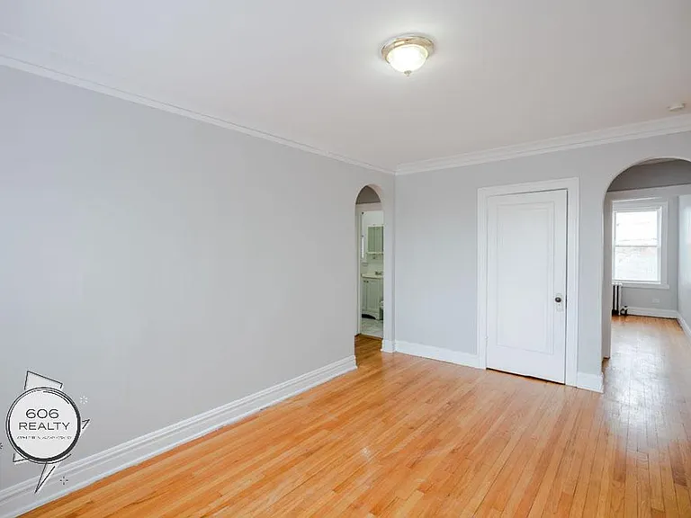 Bright and Sunny Cicero apartments! — Photo 10