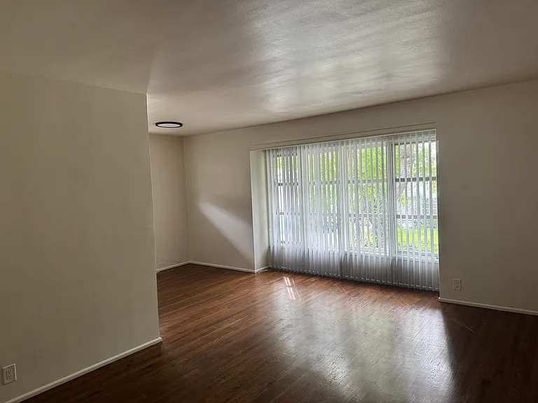 1718 Raymond Hill Rd #4 — Photo 4
