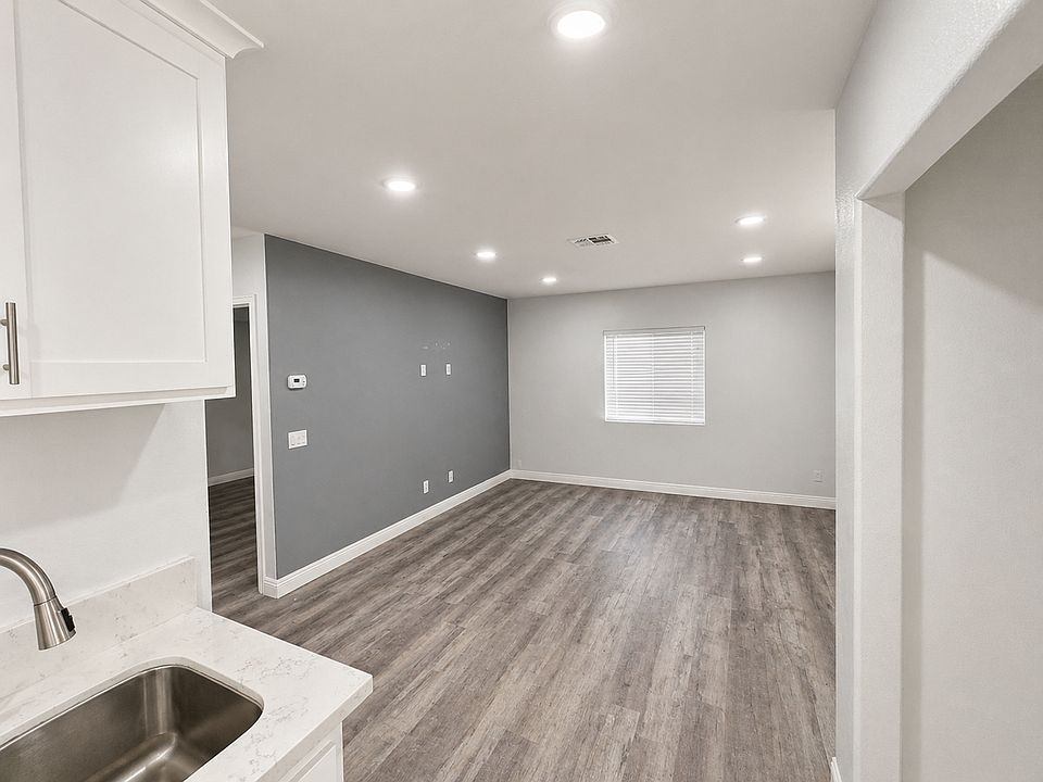 1st image of 8426 Greenpoint Ave #2