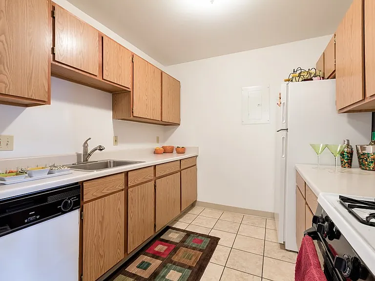 Big Creek Apartments — Photo 13