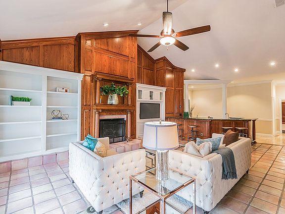 4th image of 18603 Avenue Monaco