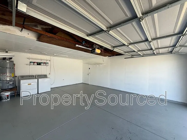 1462 Snyder St — Photo 30