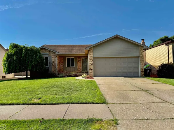 25806 Rose St, Chesterfield, MI 48051