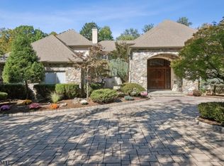 4 Grasmere Ct, Livingston Twp., NJ 07039