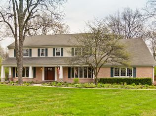 1270 Winwood Dr, Lake Forest, IL