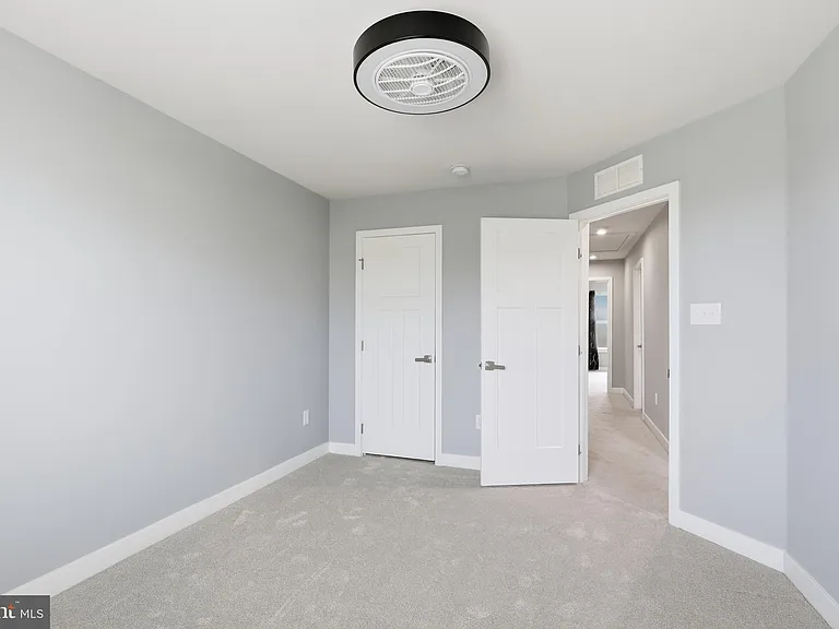 529 Swansea Dr — Photo 18