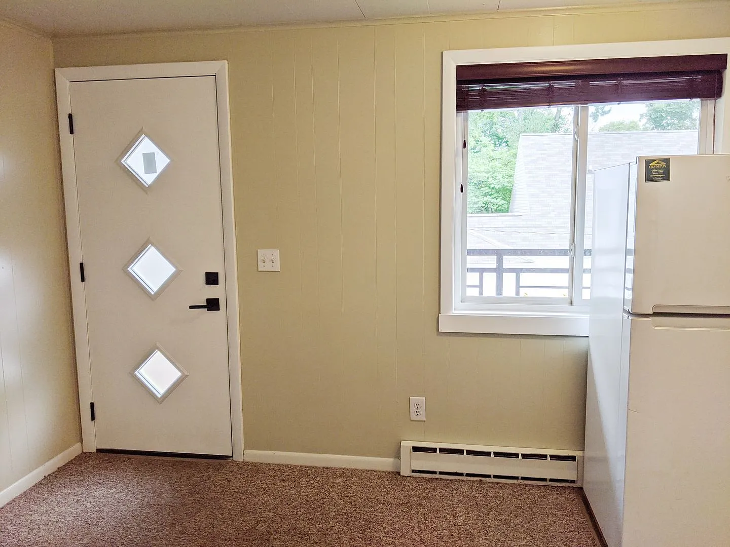 Rose Bowl Apartments — Photo 4