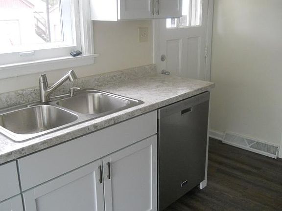 5th image of 919 Sunset Dr #A