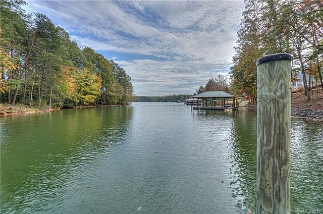 1st image of 175 Park Crest Dr