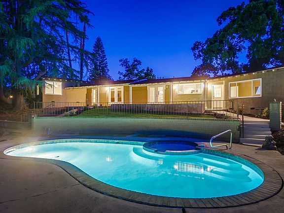 2nd image of 5094 Vivera Dr
