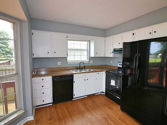 5th image of 83 Grassmire Dr