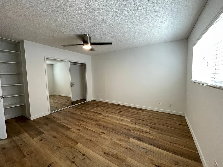 20353 Saticoy St — Photo 36