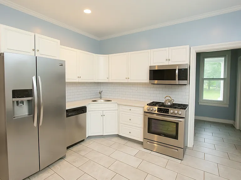 192 Main St #1 — Photo 9