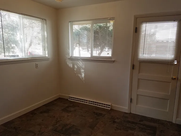 502 S Longmont Ave #A — Photo 8