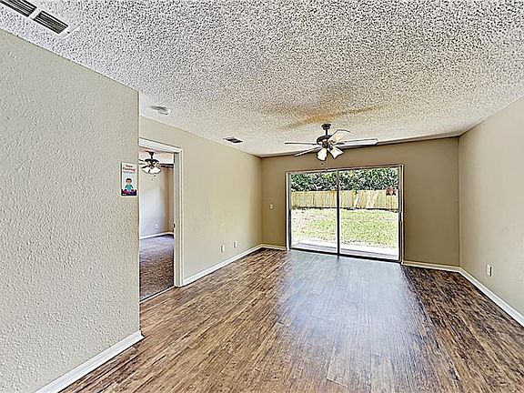4th image of 2710 Sunshine Dr N