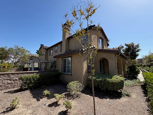 2297 Treetop Ln