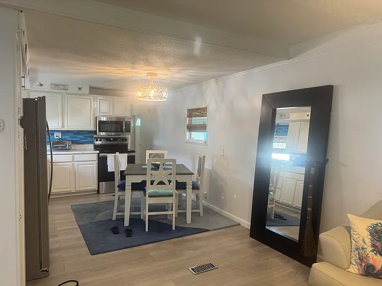 326 Norwich Ln — Photo 24