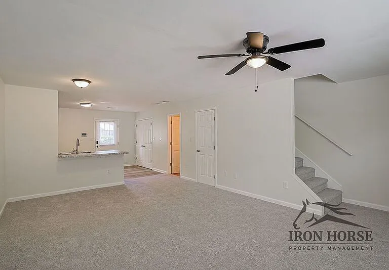 105 Westchester Dr #A8 — Photo 4