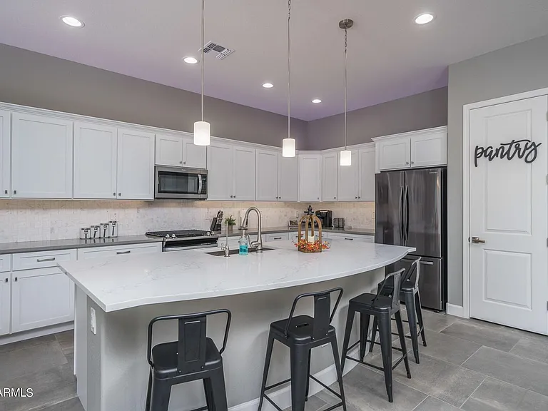 12329 S 179th Ave — Photo 4