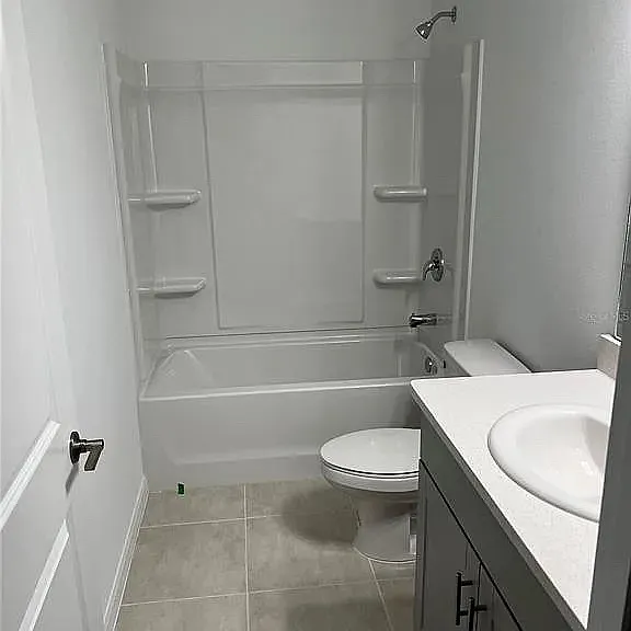 5081 Revolutionary Way — Photo 4